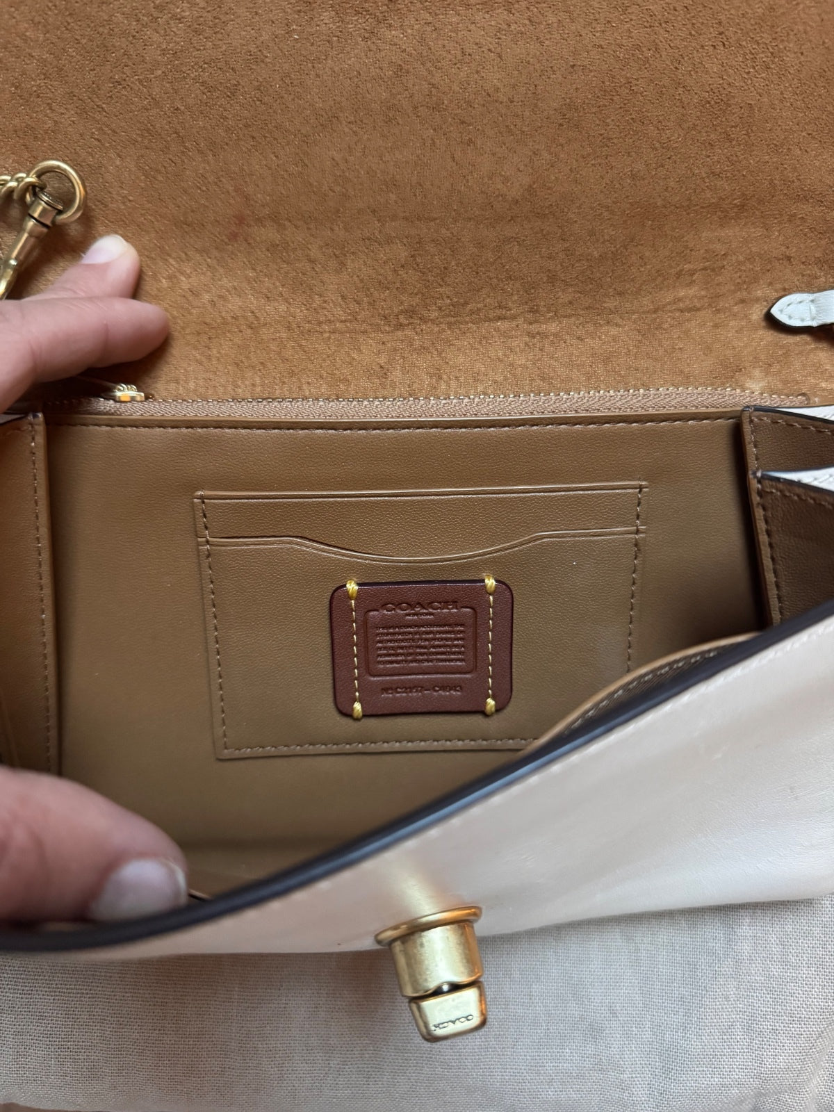 Coach White Leather Chain Shoulder Bag