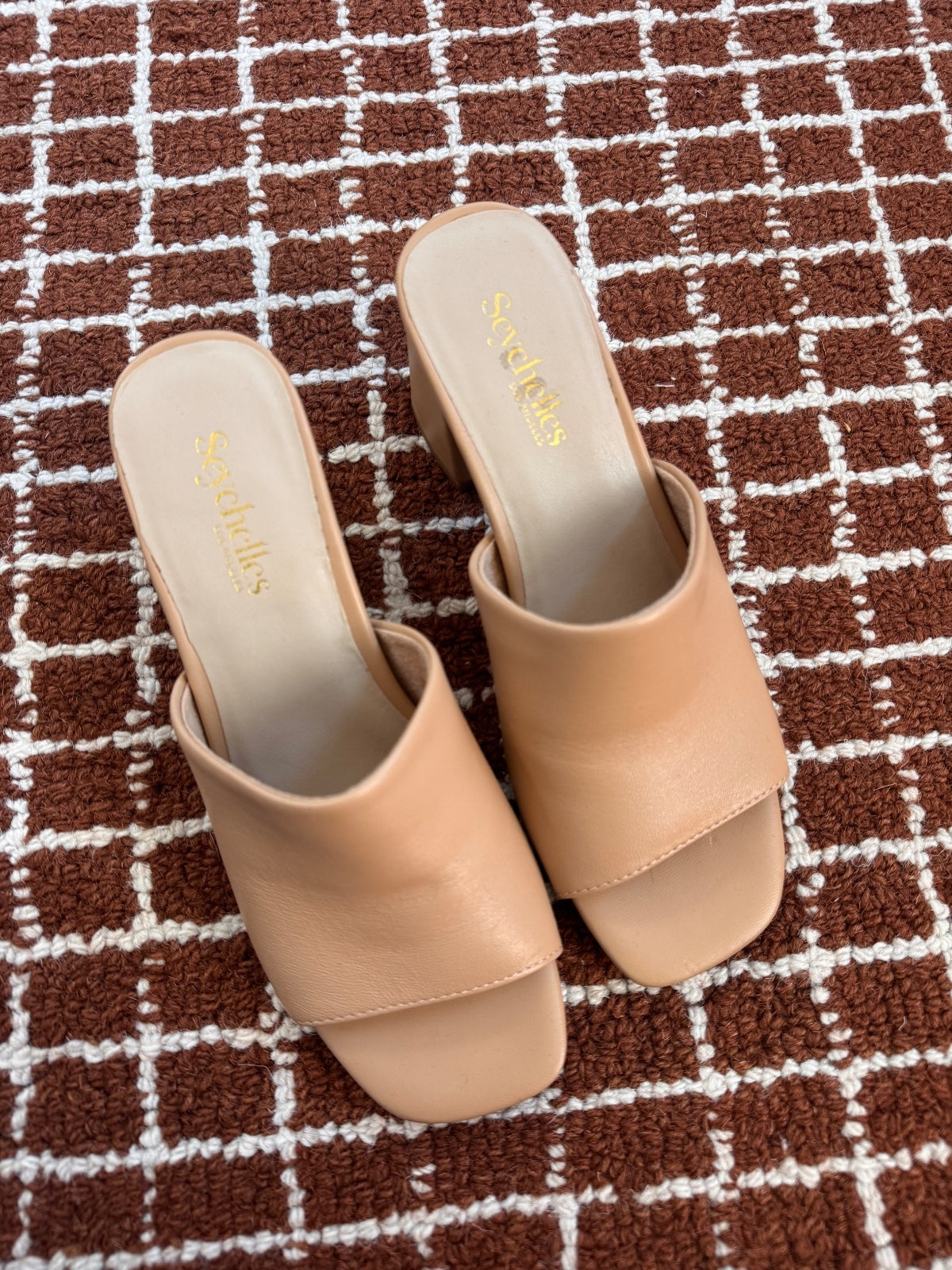 Seychelles tan leather block heel mules 6.5