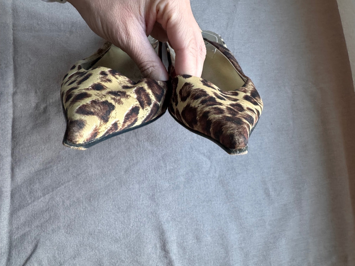 Guess leopard print slingback pumps 8
