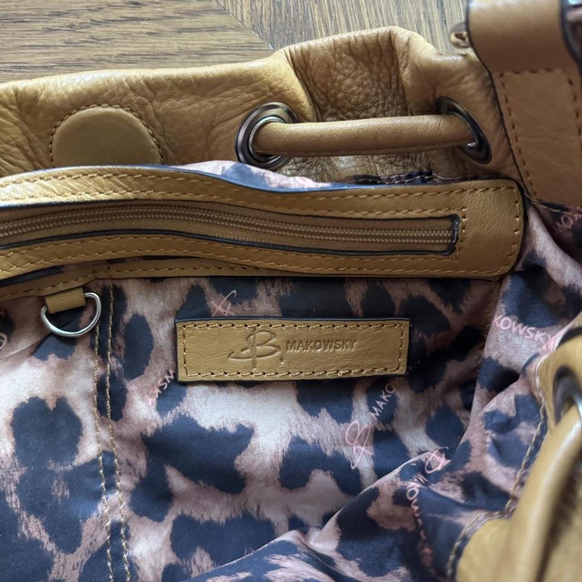 Gorgeous B Makowsky brown leather bucket bag