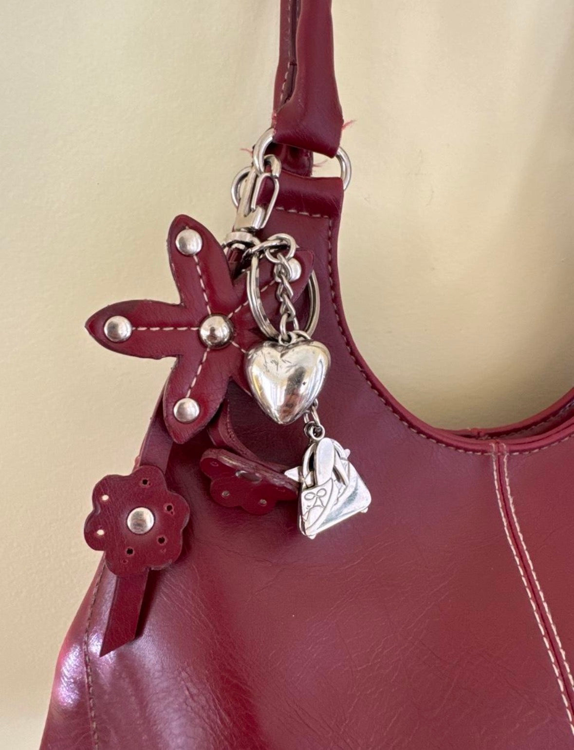 Vtg St. John’s Bay red shoulder bag with keychain details