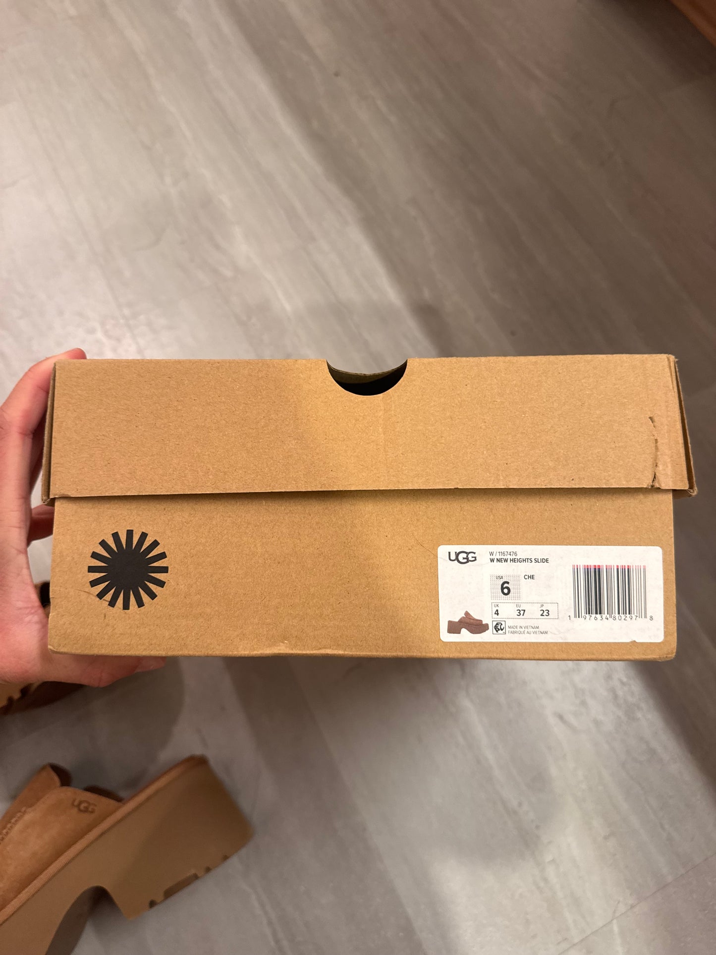 NWT in box never worn UGG New Heights platform slides 6