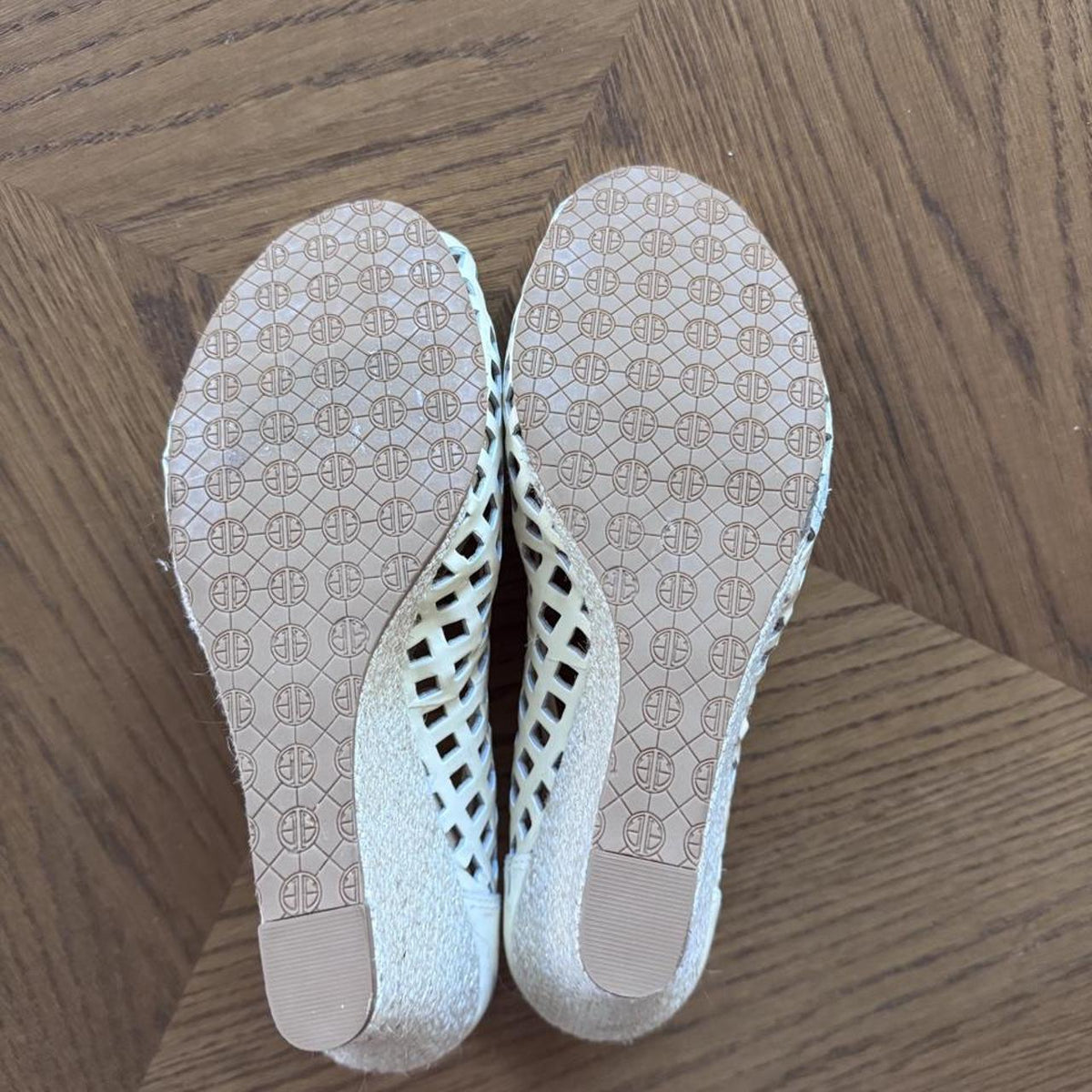 Lilly Pulitzer cutout wedges 6.5