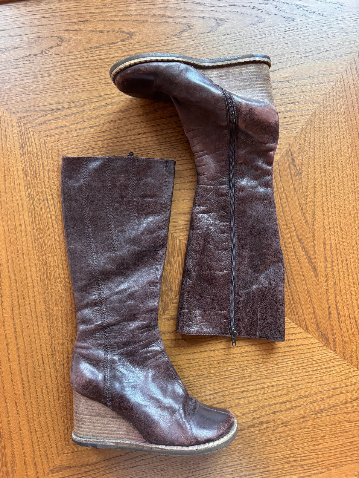 Vintage leather wedge boots 6.5-7