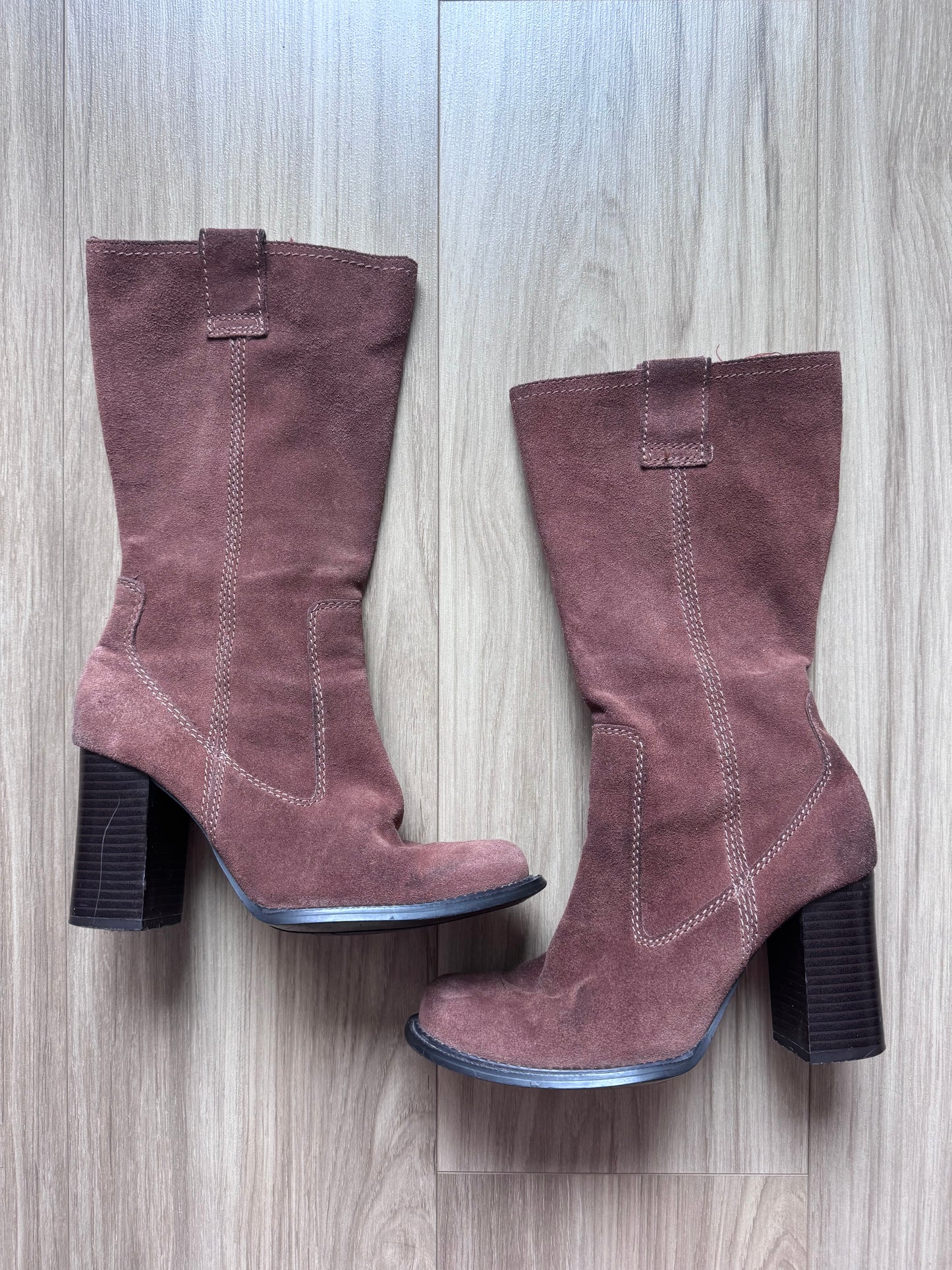 Vintage Four Feet Suede Heeled Ankle Boots – Taupe Brown