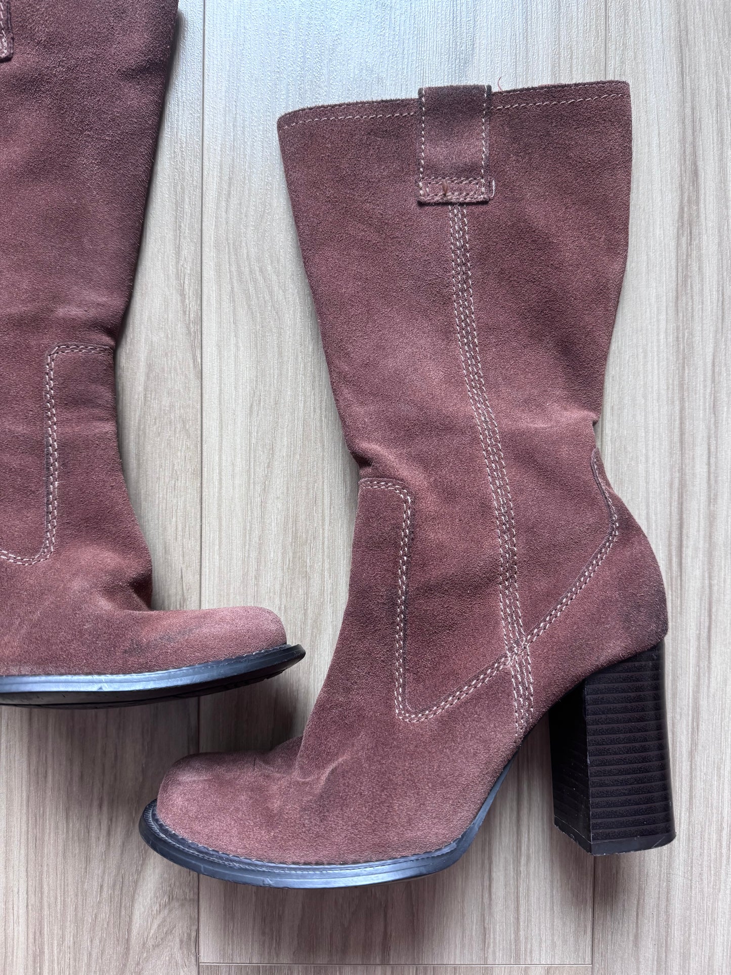 Vintage Four Feet Suede Heeled Ankle Boots – Taupe Brown