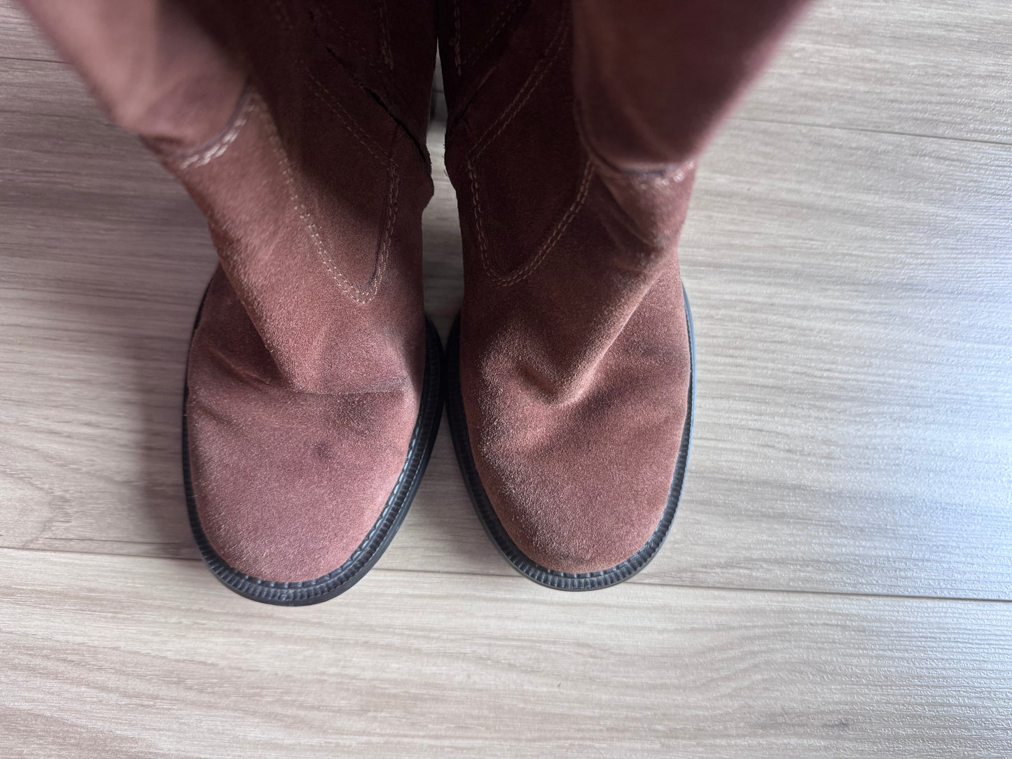 Vintage Four Feet Suede Heeled Ankle Boots – Taupe Brown