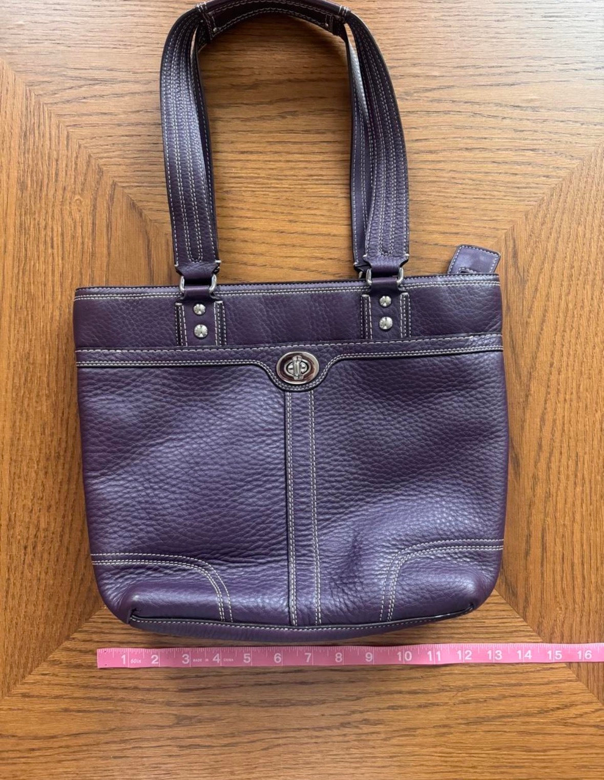 Coach F13959 purple pebbled leather bag