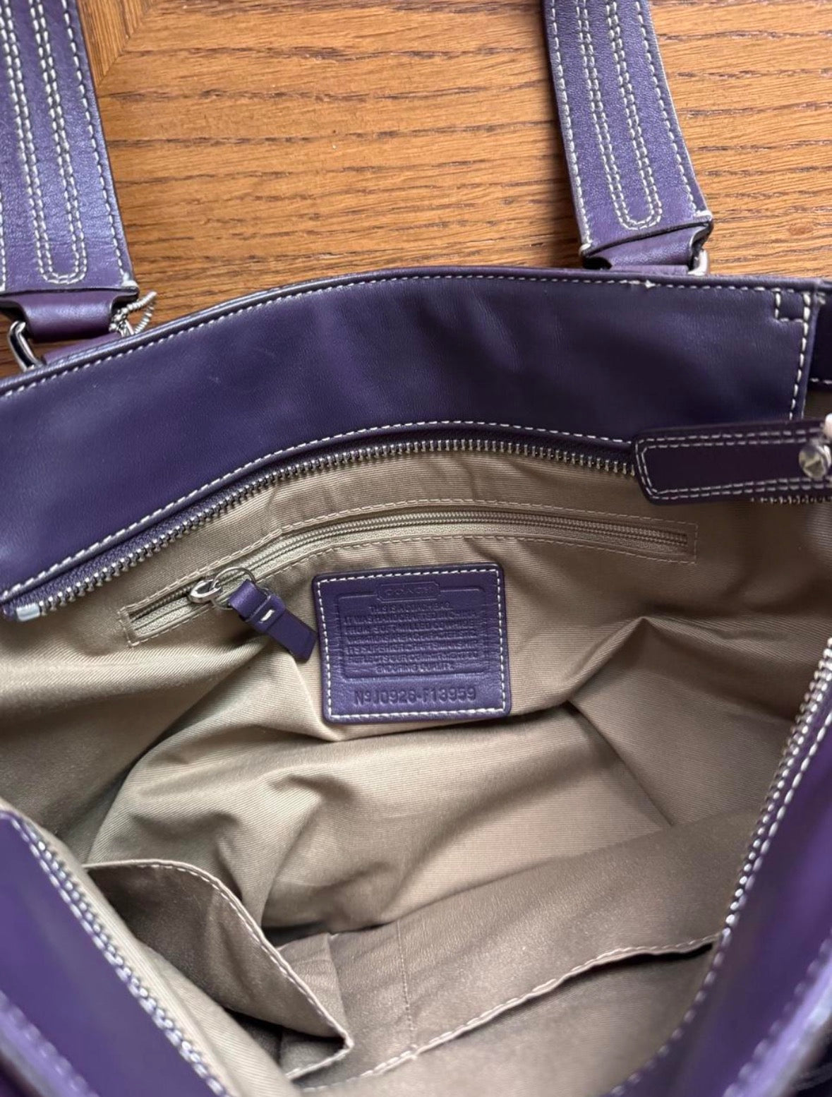 Coach F13959 purple pebbled leather bag