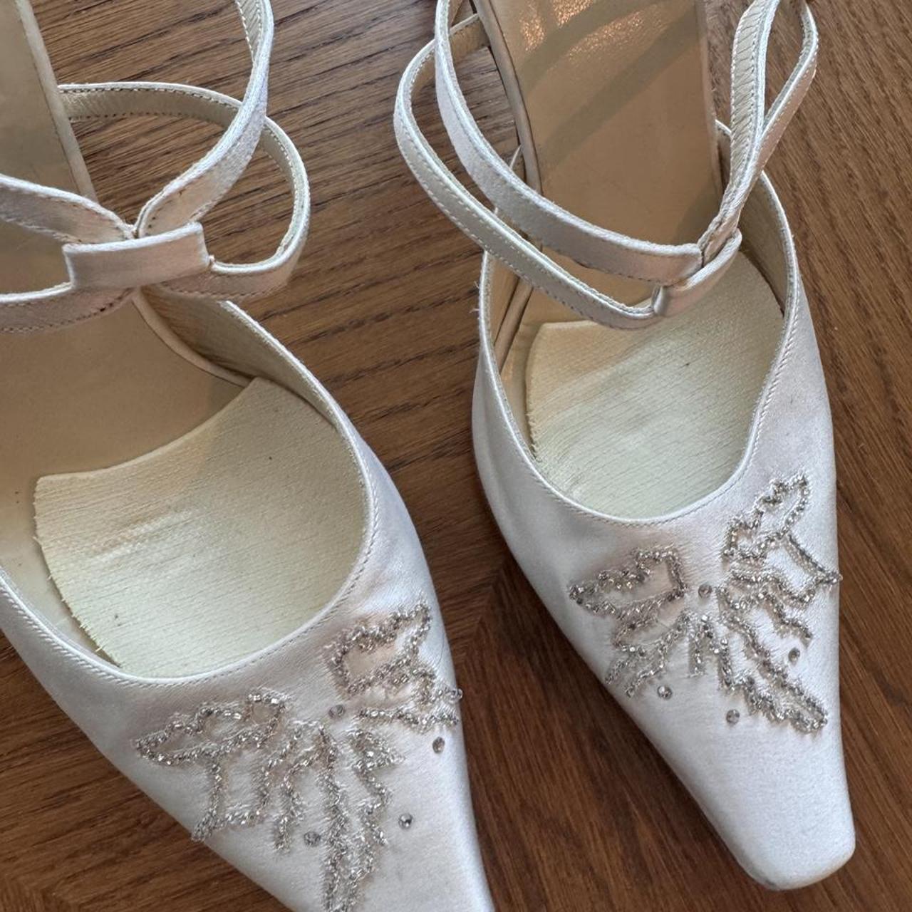 Vintage Vera Wang satin embellished heels 8.5