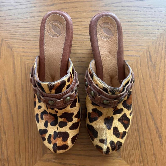 Vintage leopard print mules 8.5