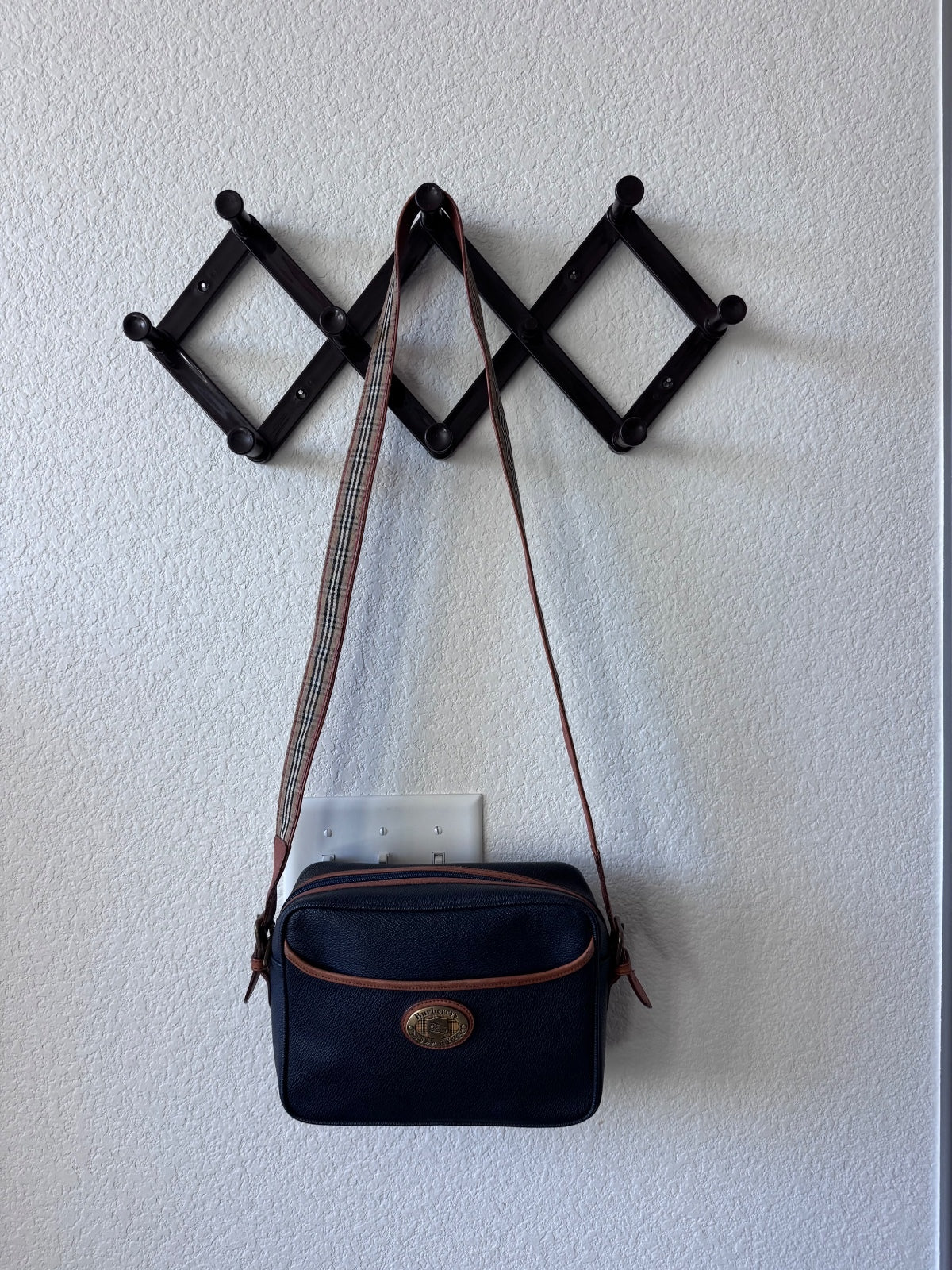 Vintage Burberry navy blue crossbody