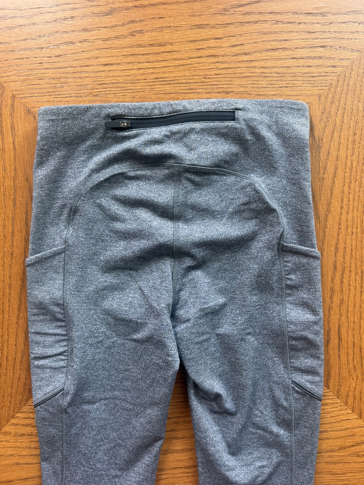 Gray Lululemon heathered capri yoga pants 4