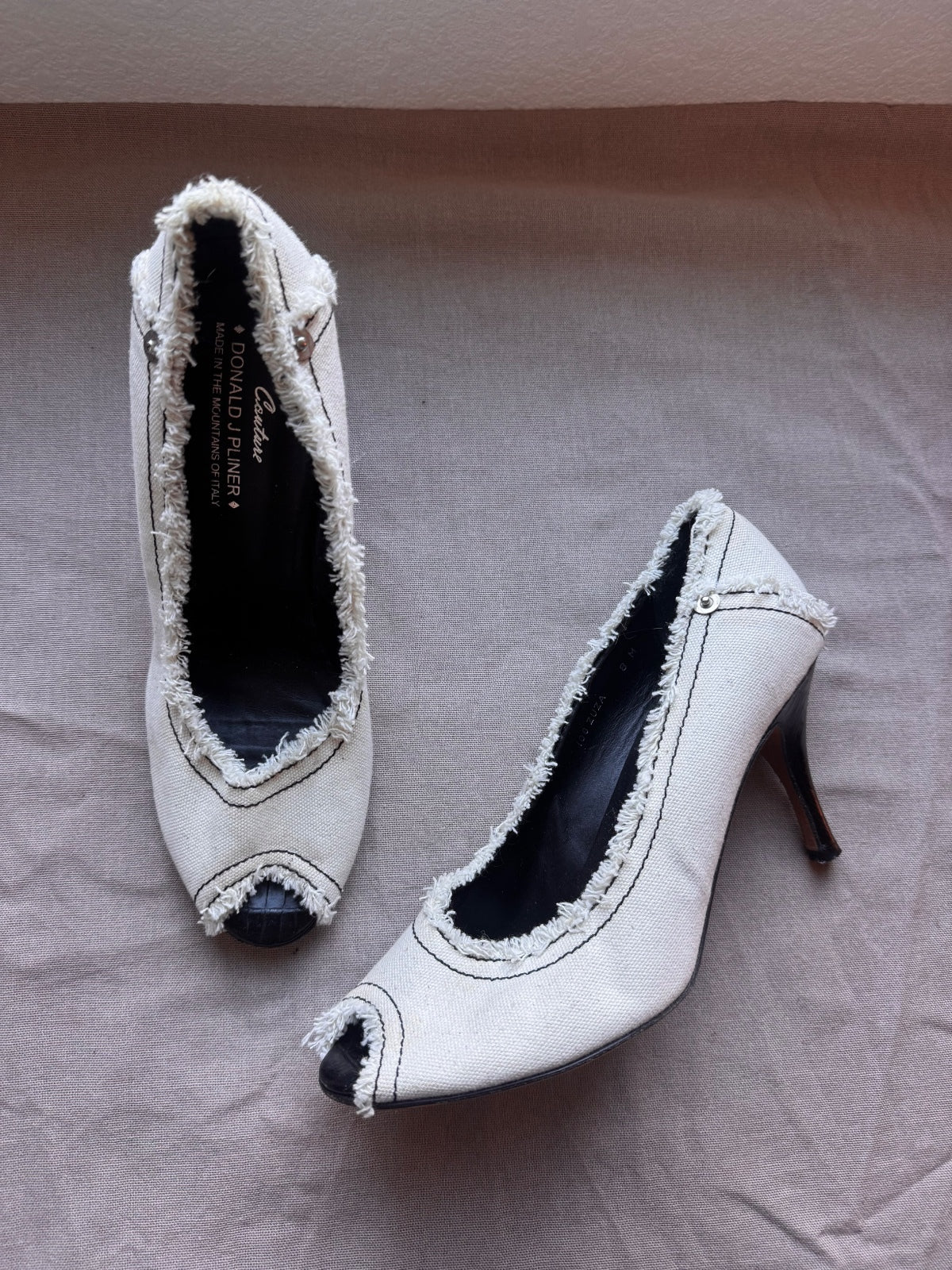 Donald J. Pliner Couture white frayed pumps 8