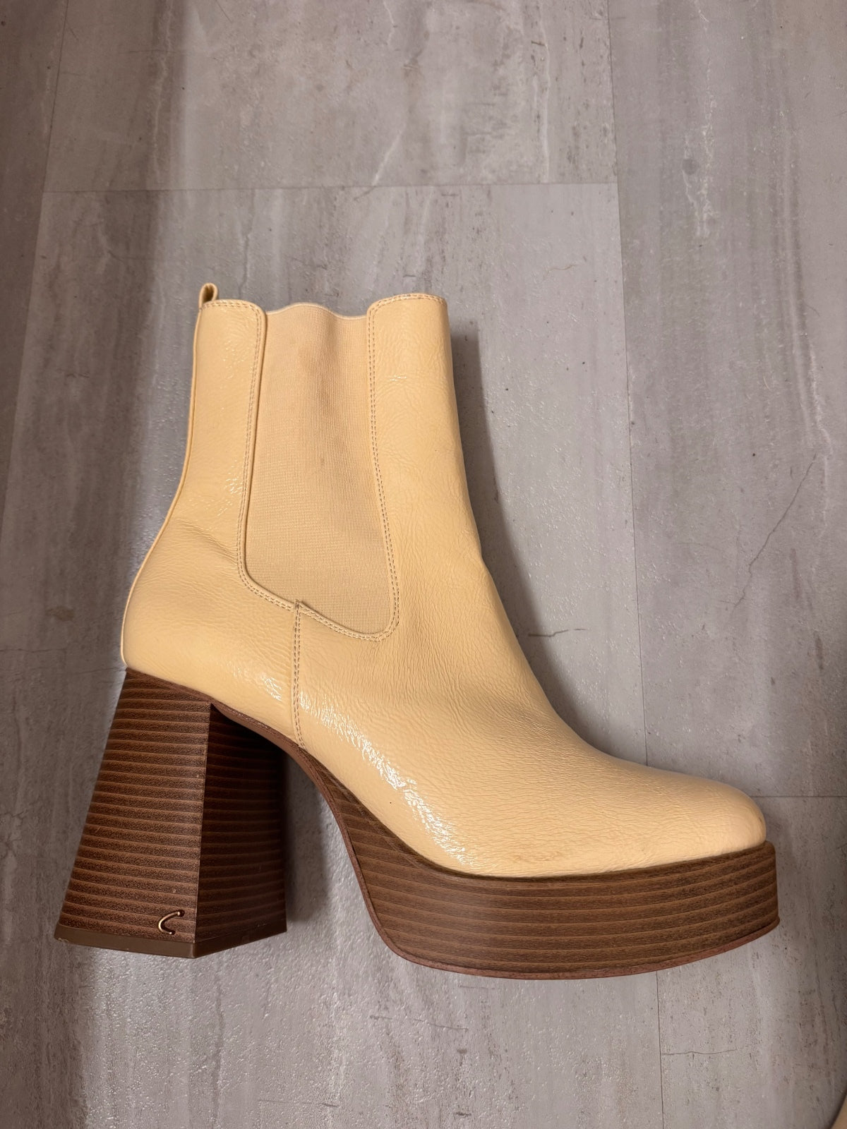 Circus by Sam Edelman Cream Platform Chelsea Boots 10