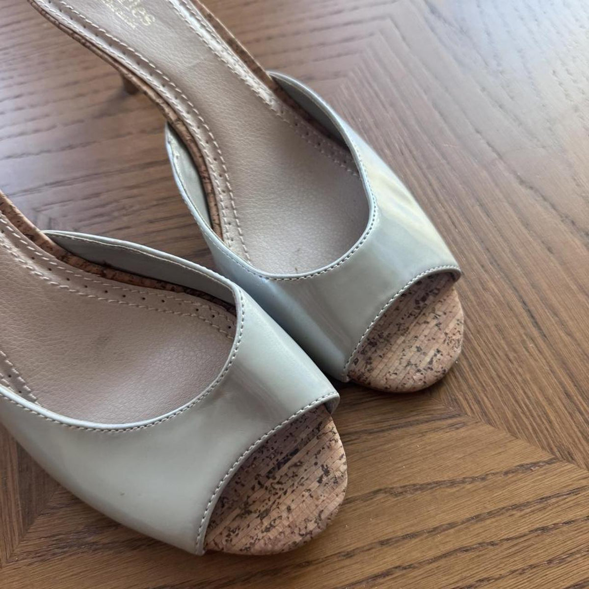 Charles David Pearl white/gray kitten heels 8.5