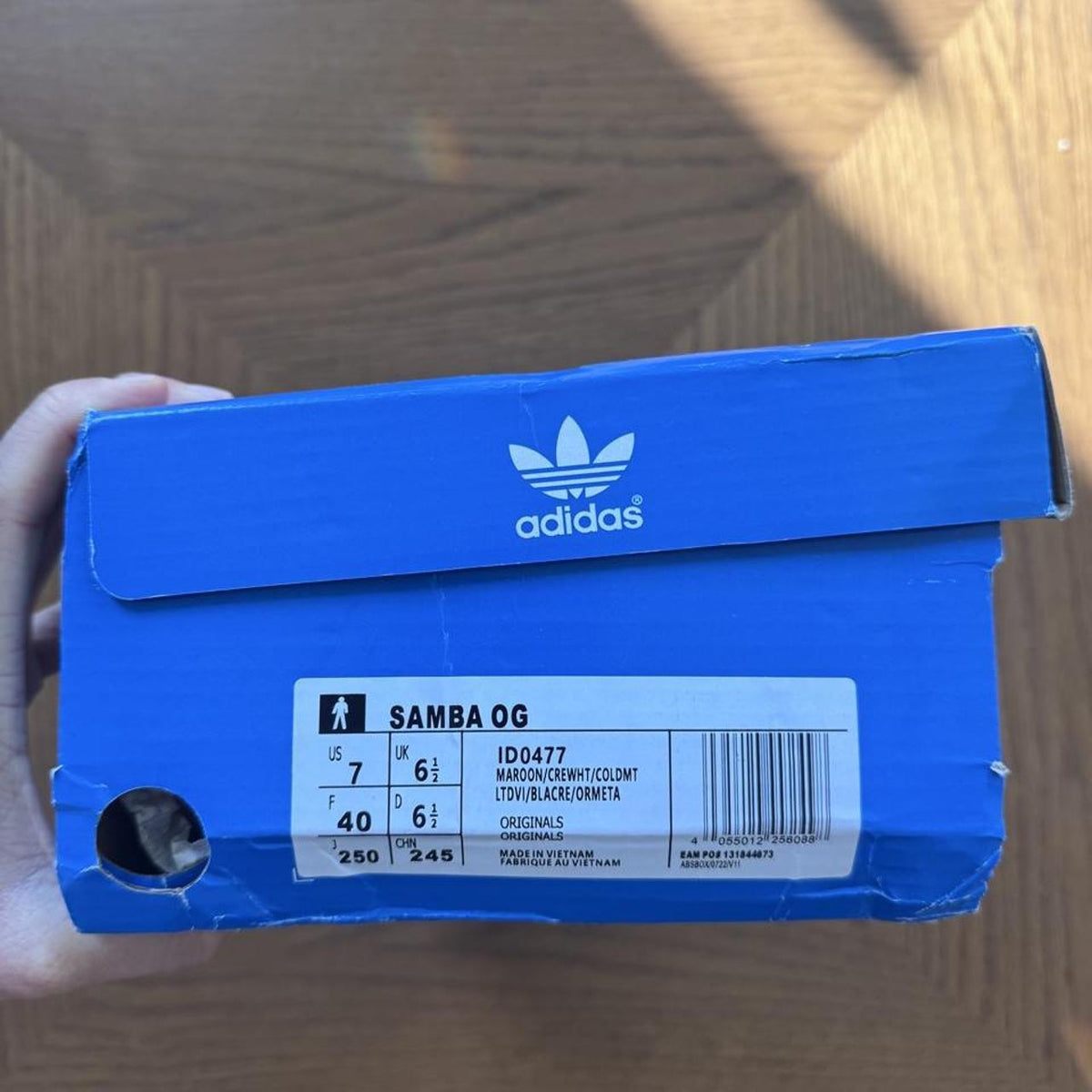 New with tags in box Adidas Samba OG ID0477 maroon sneakers