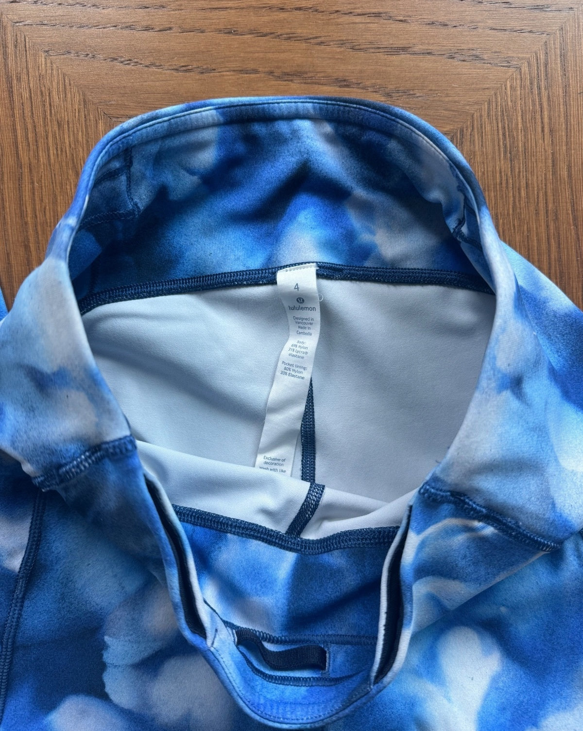 Lululemon blue and white tie dye leggings 4
